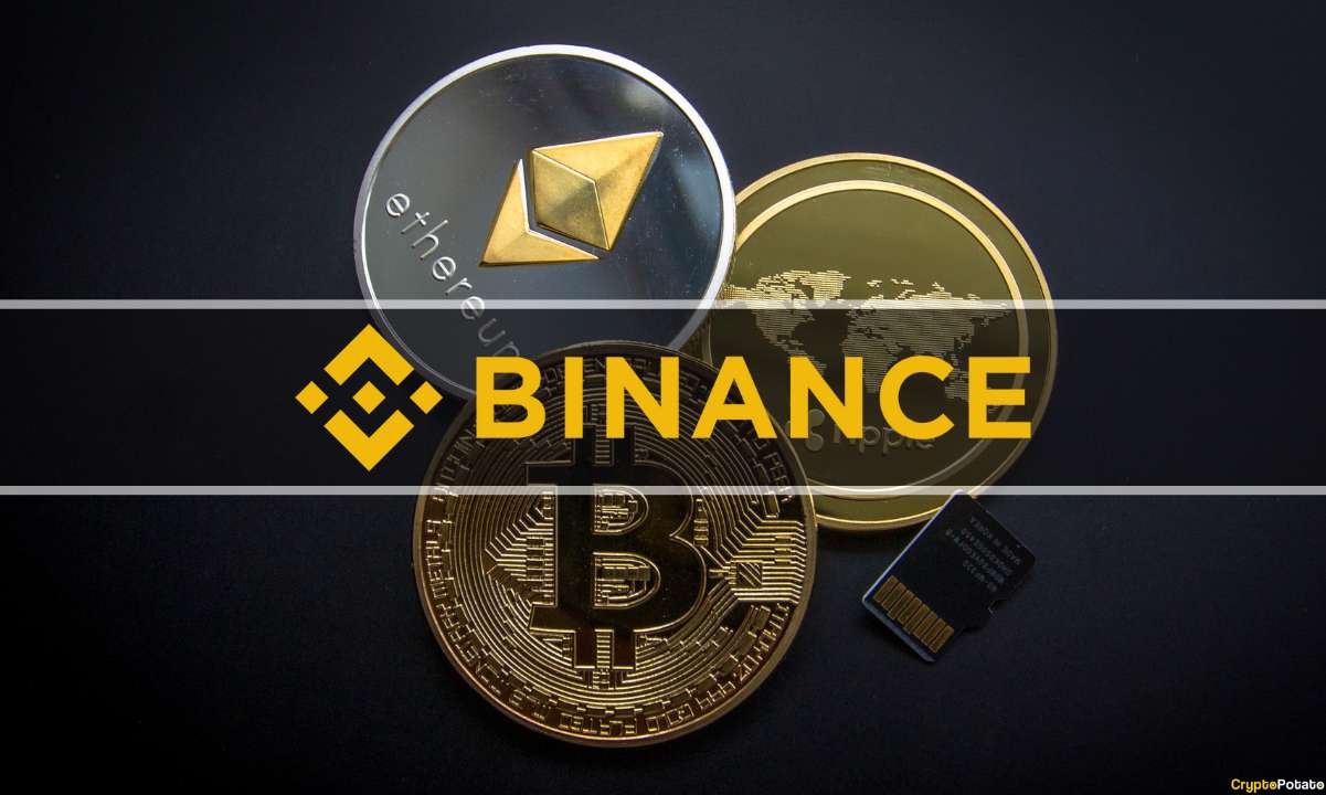 Die weltweit größte Krypto-Börse Binance verzeichnet erhebliche Nettoabflüsse, da Tausende von Krypto-Händlern nach der jüngsten Klage der US-amerikanischen Börsenaufsichtsbehörde Securities and Exchange Commission (SEC) ihre Gelder von der Plattform abziehen. Laut On-Chain-Daten der Blockchain-Analyseplattform CryptoQuant verzeichnete Binance bereits am ersten Tag nach Einreichung der Klage einen Nettoabfluss von 11.380 BTC. Da Bitcoin zum Zeitpunkt des Schreibens bei 25.739 US-Dollar gehandelt wird, bedeutet dies einen BTC-Abfluss von satten 292,9 Millionen US-Dollar. Die Daten von CryptoQuant zeigten außerdem, dass der Nettoabfluss von Ether (ETH) 91.223 erreicht hatte, was bei aktuellen Marktpreisen einem Wert von etwa 165,4 Millionen US-Dollar entspricht. Die massiven Abflüsse …