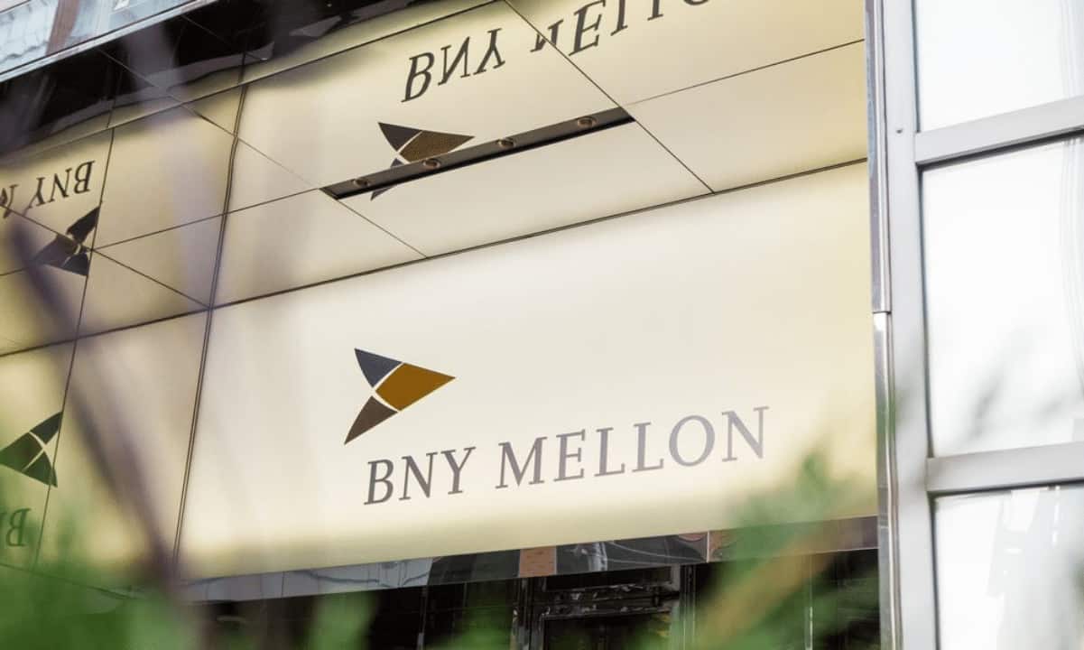 Michael Demissie, Leiter des Bereichs Digital Assets bei der Wall Street Powerhouse Bank of New York Mellon (BNY Mellon), hat bekannt gegeben, dass die Anleger inmitten des Bärenmarktes immer noch sehr an Digital Assets interessiert sind. Laut Reuters Berichtglaubt Demissie, dass Kryptowährungen hier bleiben werden, da die Investoren trotz des Zusammenbruchs mehrerer Firmen und anderer ungünstiger Ereignisse im letzten Jahr das Interesse an der aufstrebenden Branche nicht verloren haben. Demissie: Digitale Assets sind gekommen, um zu bleiben Der BNY Mellon-Manager äußerte seine Meinung während eines Krypto-Panels, das auf der siebten jährlichen FinTech- und Regulierungskonferenz von Afore Consulting veranstaltet wurde. „Was …