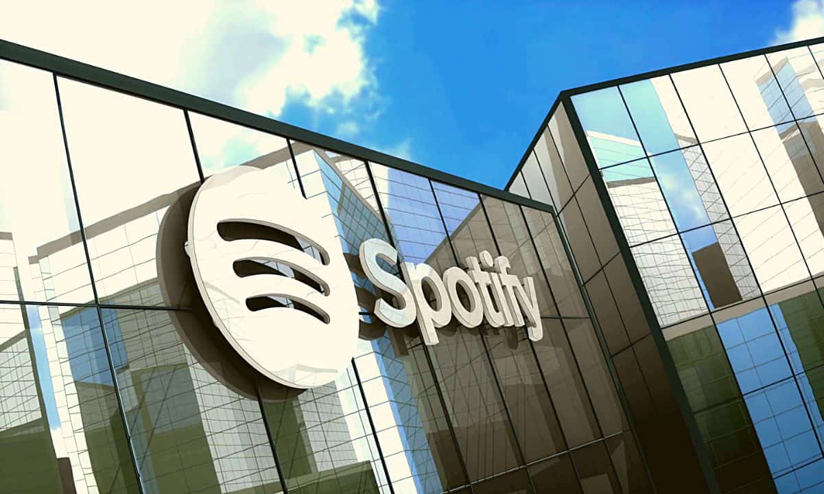 Spotify testet mit einem seiner Partner einen neuen Dienst – „Token-enabled Playlists“ –, um es Inhabern von nicht fungiblen Token (NFT) zu ermöglichen, ihre Wallets zu verbinden und auf kuratierte Musik zuzugreifen. Es befindet sich derzeit in der Pilotphase. Der neue Dienst wurde in Zusammenarbeit mit dem Web3-Gaming-Ökosystem Overlord entwickelt und umfasst eine Token-fähige, von der Community kuratierte Wiedergabeliste, auf die über Web3-Wallets der Inhaber des Creepz NFTS auf Spotify zugegriffen werden kann. Laut dem Beamten Bekanntmachungwird der Dienst nur für Android-Nutzer aus den Vereinigten Staaten, dem Vereinigten Königreich, Deutschland, Australien und Neuseeland verfügbar sein. Abgesehen von Overlord steht das …