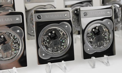 [PR – San Diego, United States, 14th March, 2023, Chainwire] Als Max Mellenbruch vor zehn Jahren mit der Gründung von Kialara begann, hatten nur wenige Menschen viel über Bitcoin gehört, geschweige denn über Kryptokunst. Die Idee einer Cold-Storage-Wallet, um Private Keys über einen langen Zeitraum aufzubewahren und vor physischer Verschlechterung zu schützen, war für seine Zeit ziemlich innovativ. Ein Jahrzehnt später hat das Konzept, das so gestaltet ist, dass es nicht geöffnet werden kann, ohne zerstört zu werden, die Bewunderung eines treuen Kundenstamms gewonnen, der daran interessiert ist, die verschiedenen ästhetischen und konzeptionellen Themen zu sammeln, die für jede Ausgabe &hellip;