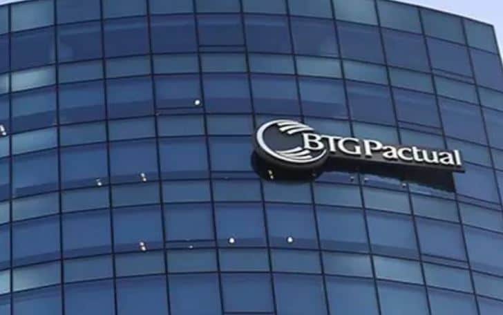 BTG Pactual – eine der größten Investmentbanken Lateinamerikas – wird Berichten zufolge eine eigene Stablecoin auf den Markt bringen, deren Wert an den amerikanischen Dollar gebunden sein wird. Das Unternehmen trat der Branche vor Jahren bei, indem es ein Sicherheitstoken namens ReitBZ herausgab und einen Kryptowährungsaustausch in Brasilien einführte. Der neueste Schub Laut Reuters wird die Banco BTG Pactual SA (besser bekannt als BTG Pactual) ihre Präsenz im Bereich der digitalen Vermögenswerte durch die Entwicklung einer Stablecoin namens BTG Dol stärken. Der Vermögenswert wird auf Mynt (der Kryptowährungsplattform der Bank) verfügbar und an die offizielle Währung der Vereinigten Staaten gekoppelt …