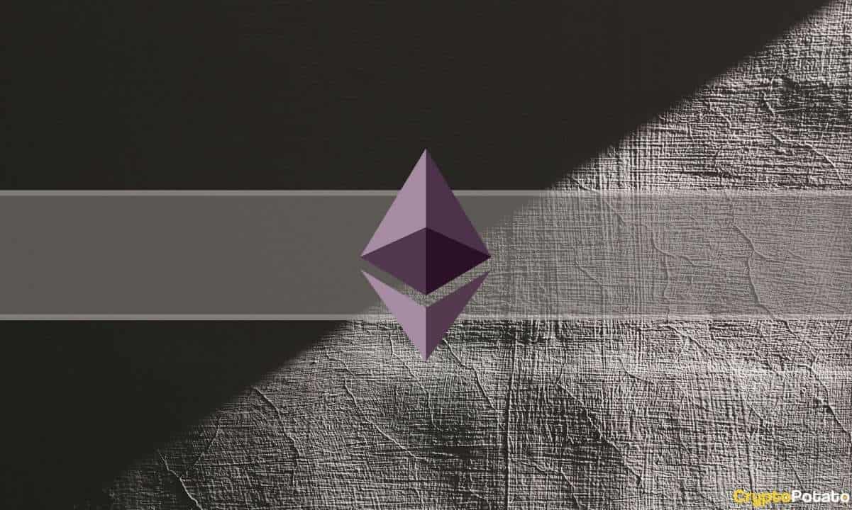 Während die Debatte um die hohen Gasgebühren von Ethereum ein großer Schmerzpunkt war, kommt der jüngste Anstieg inmitten der PEPE-Memecoin-Hysterie, die das Netzwerk erneut unter enormen Druck gesetzt hat. Händler zahlen Tausende von Dollar für eine Transaktion, da die Gasgebühren von Ethereum über ein Einjahreshoch gestiegen sind. In der neuesten Entwicklung zahlte ein Händler am 8. Mai 64 ETH für eine einzelne Transaktion. Laut einer aktualisieren vom Blockchain-Tracker „Whale Alert“ zahlte der Benutzer rund 119.157 US-Dollar, nur um 84 WETH zu senden. Es ist wichtig anzumerken, dass die Transaktionsgebühren auf Ethereum im Jahr 2021 viel höher gestiegen sind und zwischen …