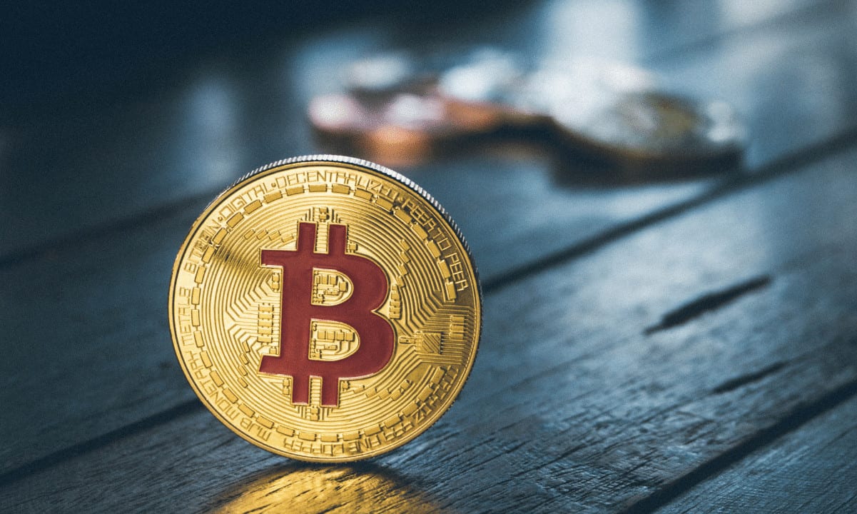 Laut dem On-Chain-Analytics-Anbieter Glassnode gibt es fast eine Million Adressen, die mehr als einen Bitcoin besitzen. Zudem hat sich die Zahl der „Wholecoiner“-Adressen seit etwa Mitte 2016 verdoppelt. Während des Höhepunkts des letzten Zyklus erreichte es ein Plateau von knapp über 800.000 Adressen, stieg aber während des Zyklustiefs Ende 2022 und bis 2023 an, als sich die Investoren ansammelten. Diese Statistik ist bemerkenswert, da es weltweit mehr als 56 Millionen Millionäre gibt. Da BTC jedoch bei etwa 28.000 $ gehandelt wird, wird es noch einige Zeit dauern, bis es eins gibt coin wird einen Inhaber zum Millionär machen! Binance-CEO Changpeng …