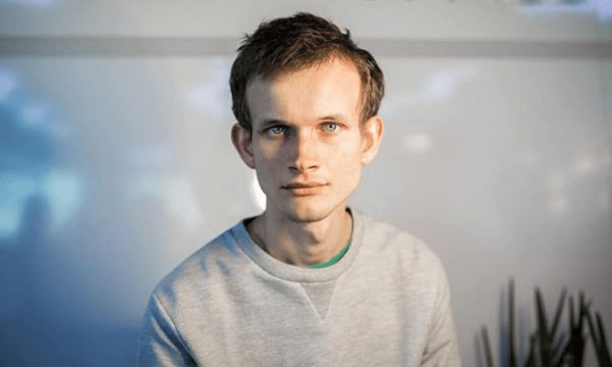 Ethereum-Mitbegründer Vitalik Buterin glaubt, dass Ethereum noch „drei große technische Übergänge“ benötigt, um als Tech-Stack vollständig ausgereift zu sein – und alles andere wird nicht ausreichen. In einem Blogbeitrag vom Freitag hob der Entwickler hervor, was zur Umsetzung jeder seiner idealen Verbesserungen erforderlich ist, zu denen „tiefgreifende Änderungen von Anwendungen und Wallets“ gehören könnten. Skalierung, Sicherheit und Datenschutz Laut Buterin umfassen die drei Übergänge von Ethereum Layer-2-Skalierung (Rollups), verbesserte Wallet-Sicherheit (Smart-Contract-Wallets) und verbesserte Privatsphäre – sowohl für Standard-Geldtransfers als auch für andere Ethereum-Anwendungen. „Man kann nur 3 von 3 auswählen“, schrieb der Entwickler. Das Scheitern nur einer dieser Übergänge würde …