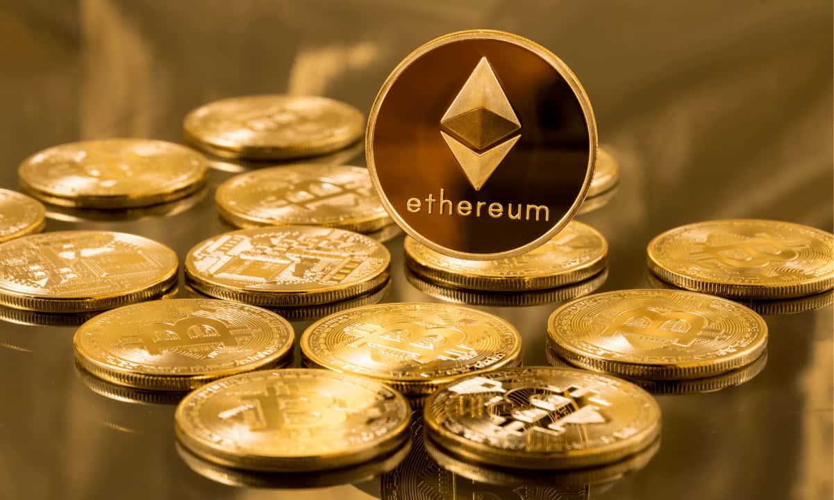 Natürlich ist die Frage, ob Ethereum Bitcoin gemessen an der Gesamtmarktkapitalisierung überholen wird, für Krypto-Investoren sehr interessant. Und es gibt einige ziemlich starke Argumente auf beiden Seiten, weshalb wir uns entschieden haben, mit unvoreingenommenen KI-Chatbots zusammenzuarbeiten. Wird es zu einem Flippening von Ethereum Bitcoin kommen? Bitcoin-Experten gehen davon aus, dass BTC die weltweit am weitesten verbreitete Reservewährung für den internationalen Handel sein wird. In diesem Szenario müsste Ethereum eine Art globaler Computer mit einer unglaublichen Benutzerakzeptanz sein. Nur wenn es auf seiner Plattform eine erstklassige Netzwerkaktivität erreicht, hätte es in einer solchen Zukunft eine Chance. Aber der Umsturz von Bitcoin …