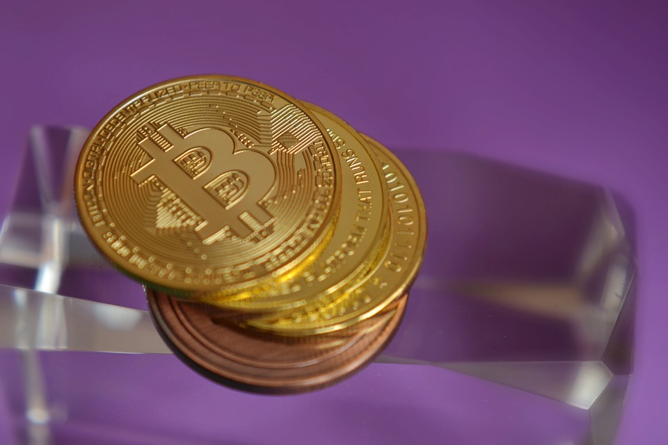 Cardano ist eine Blockchain-Plattform, die sich das Ziel gesetzt hat, das schnellste und skalierbarste Netzwerk der Welt zu werden. Bisher scheint das jedoch nicht so erfolgreich zu sein wie erhofft. Im Vergleich zu anderen Blockchains gibt es in der Welt von ADA nur sehr langsame Fortschritte. Um dies zu ändern, hat das Entwicklungsteam von Cardano die Layer-2-Skalierungslösung Hydra entwickelt. Diese Lösung ermöglicht es, dass alles schneller vorangeht. Eine wichtige Komponente von Hydra ist Hydra Pay, ein dezentrales Zahlungssystem, das die Skalierungsfähigkeit von Cardano demonstrieren soll. Hydra Pay soll nicht nur Mikrozahlungen auf der Blockchain revolutionieren, sondern auch DeFi auf Cardano …