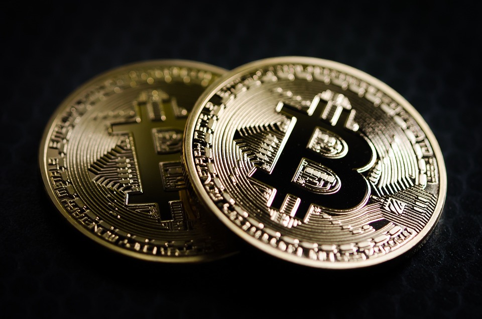 HBAR und XLM: Altcoins warten auf Bitcoin für die nächste Preisbewegung Die Preise der Altcoins Hedera Hashgraph (HBAR) und Stellar Lumens (XLM) haben sich in letzter Zeit seitwärts bewegt, während die Anleger auf die nächste Kursbewegung der größten Kryptowährung der Welt warten. Das HBAR wurde am Dienstag bei 0,048 US-Dollar gehandelt, wie es auch in den letzten Tagen der Fall war. Der aktuelle Preis von Stellar liegt bei knapp 0,10 US-Dollar. Im Wochenvergleich verlor diese Kryptowährung 5,5 % an Wert. Hedera und Stellar sind zwei Blockchains, die unterschiedliche Rollen in der Branche haben. Stellar ist ein Blockchain-Netzwerk, das auf Zahlungen …