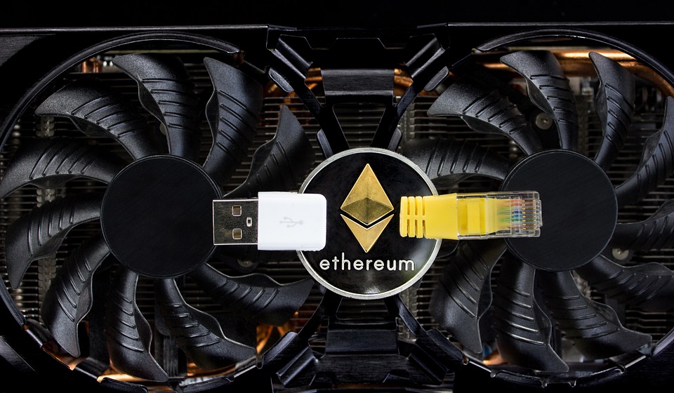 Der London Hard Fork von Ethereum hat das Transaktionsgebührenmodell der Kryptowährung revolutioniert und deflationäre Auswirkungen auf die Quelle des Tokens. Am 5. August 2021 wurde das Upgrade in das Ethereum-System integriert und brachte erhebliche Änderungen mit sich. Durch das Ethereum Improvement Proposal (EIP) 1559 wurde ein neues Gebührensystem implementiert, bei dem ein Teil der Transaktionskosten, die sogenannte „Grundgebühr“, verbrannt wird. Dadurch wird die Grundgebühr letztendlich aus dem Blutkreislauf entfernt und führt zu einer deflationären Wirkung auf die Quelle des Tokens. Die Auswirkungen dieser Methode waren beachtlich. Über den Zeitraum von 710 Tagen, der dem Upgrade entspricht, wurden mehr als 3,46 …