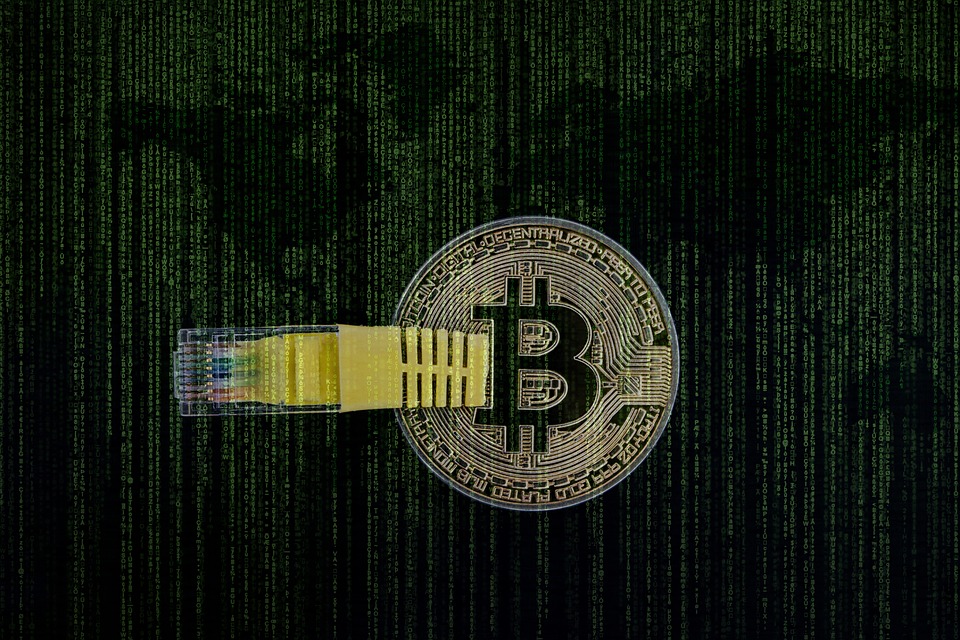 Cardano, eine der führenden Blockchain-Plattformen, bringt einen revolutionären dezentralen Zahlungsdienst namens Cardano Hydra Pay auf den Markt. Dieser Zahlungsdienst basiert auf dem Hydra-Head Skalierungssystem und wird mit den Web3-Wallets kompatibel sein. Aufgrund seiner innovativen Funktionen wird erwartet, dass Hydra Pay das Potenzial hat, Web3-Micropayments zu revolutionieren und billige und schnelle Transaktionen anzubieten. Ein ADA Whale, ein prominenter Cardano-Befürworter, beschrieb Hydra Pay als „nahezu sofortige Abrechnung per L2“. Die Lösung ermöglicht es den Nutzern, Geldmittel in einem Smart Contract zu hinterlegen und Transaktionen dynamisch abzuwickeln. Sobald der Empfänger die Transaktion bestätigt, wird das Geld freigegeben. Obwohl der genaue Starttermin von Hydra …