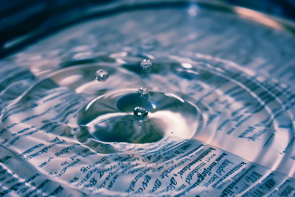 Diese Woche gab es einige interessante Entwicklungen und wegweisende Entscheidungen, die das Potenzial haben, die Finanzlandschaft nachhaltig zu prägen. Hier sind die wichtigsten Krypto-News im Überblick: – Ripple hat einen bedeutenden Präzedenzfall gegen die US Securities and Exchange Commission (SEC) gewonnen. Das Gericht bestätigte, dass XRP eine Währung und kein Wertpapier ist. Dies mildert die regulatorische Unsicherheit und stärkt das Vertrauen von Anlegern und Finanzinstituten in XRP. – Der Google Play Store hat sich nach dem Apple App Store nun auch für Blockchain-Apps und -Spiele geöffnet. Zusammenarbeit mit Web3-Entwicklern wie Mythical Games und Reddit. Externe NFTs sind erlaubt und es …