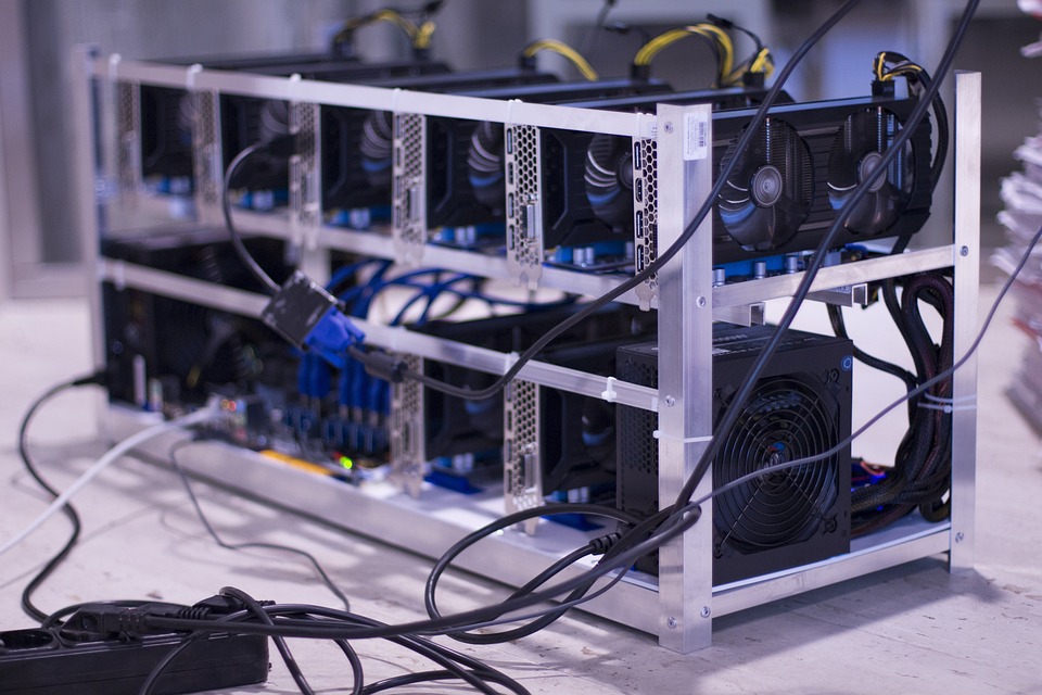 Vitalik Buterin, Mitbegründer von Ethereum, hat kürzlich seine Bedenken in Bezug auf die Vorkehrungen zur Sicherung von Ethereum geäußert. Obwohl Buterin große Fortschritte im Bereich Blockchain gemacht hat und eine bedeutende Rolle bei der Entwicklung von Ethereum spielt, ist er vorsichtig, einen großen Teil seiner ETH zu verwenden, da er die Sicherheit als oberste Priorität betrachtet. Ein Hauptgrund, warum Buterin nur einen kleinen Teil seiner Ethereum verwendet, sind die Komplikationen bei der Konfiguration der erforderlichen Sicherheitseinrichtungen. Um Gelder sicher zu übertragen, müssen diese über Social-Media-Tricks online verfügbar gemacht und durch eine Multi-Signatur-Struktur gesichert werden. Die Einrichtung dieser Sicherheitsstrukturen ist jedoch …