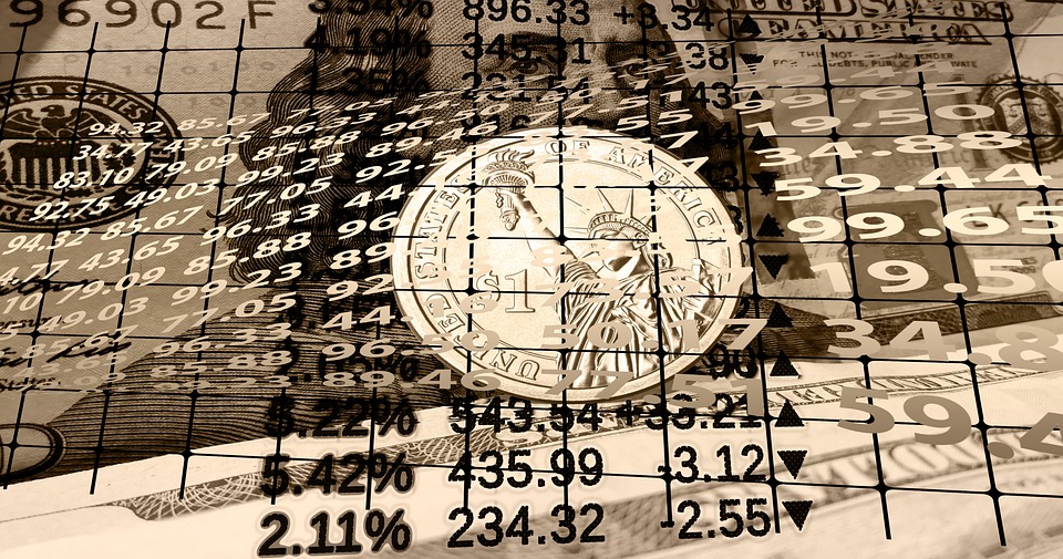 Kapitalzuflüsse in Digital Assets: Ein Signal für Erholung? Die dritte Märzwoche brachte eine Wende im Kryptomarkt: Nach fünf aufeinanderfolgenden Wochen mit Kapitalabflüssen erlebten digitale Anlageprodukte einen Zufluss von 644 Millionen Dollar. Dies ist besonders bemerkenswert, da Bitcoin in den Wochen zuvor 724 Millionen Dollar verloren hatte, während Ethereum um 86 Millionen Dollar schrumpfte. Bitcoin: Ein Comeback der digitalen Währung Der bedeutende Kapitalzufluss in Bitcoin, der 724 Millionen Dollar ausmachte, deutet darauf hin, dass Anleger neues Vertrauen fassen. In diesem Zusammenhang berichtete CNF über eine mysteriöse Krypto-Wallet, die seit 2016 inaktiv war und wieder aktiv wurde. Über 250 Millionen Dollar in …