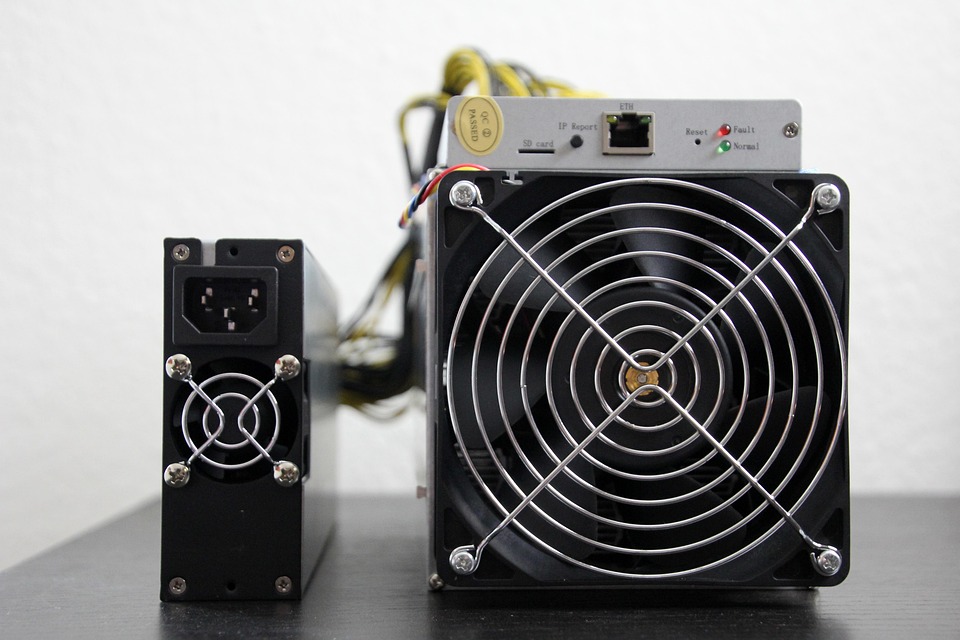 Tschechische Zentralbank auf der Kippe: Vorstandsmitglied Kubicek äußert Skepsis gegenüber Bitcoin – Volatilität und rechtliche Bedenken im Fokus