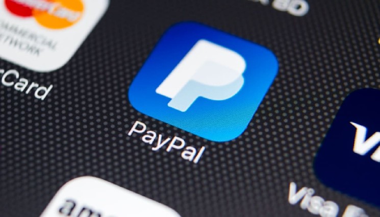 PayPal unterstützt bald Chainlink (LINK) und Solana (SOL) PayPal hat angekündigt, dass es in naher Zukunft die Kryptowährungen Chainlink (LINK) und Solana (SOL) auf seiner Plattform unterstützen wird. Diese Erweiterung betrifft sowohl PayPal-Nutzer als auch Nutzer, die mit diesen digitalen Assets arbeiten möchten. Die Entscheidung, Chainlink und Solana in die Plattform zu integrieren, zeigt PayPals Engagement, sein Angebot im Bereich der Kryptowährungen zu diversifizieren und die Nutzung digitaler Währungen für eine breitere Nutzerbasis zugänglich zu machen. Chainlink ist bekannt für seine Funktion als dezentrales Orakelnetzwerk, das Smart Contracts mit realen Daten verbindet, während Solana für seine hohe Transaktionsgeschwindigkeit und Skalierbarkeit …