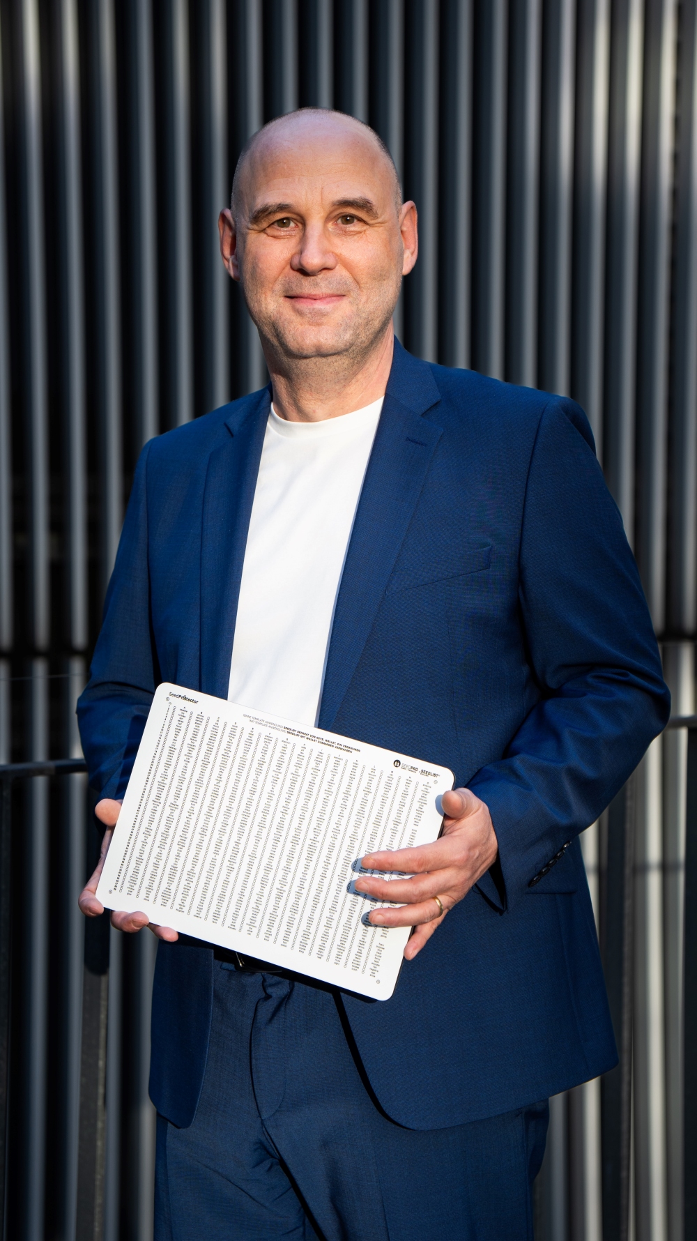Für Hodler, die ihr digitales Vermögen vor Verlust, Diebstahl und Missbrauch schützen – ideal für Einzelpersonen, Familien und Unternehmen. Stuttgart, 11. April 2025 – Ein neues Sicherheitskonzept wurde heute in Stuttgart vorgestellt und revolutioniert die Art, wie Bitcoinbesitzer und Interessenten ihre Bitcoin 100% vor Verlust, Missbrauch und Hackern schützen können. Entwickelt von Seedprotector werden Bitcoin-Komponenten, wie Wallets und Zugänge offline gegen Notfälle und Verlustrisiken gesichert. Einzel und Mehrfachbesitzer, wie Familien und Unternehmen können erstmalig Bitcoin ohne Technik und Werkzeuge selbst verwahren und Zugänge gefahrlos physisch teilen. Seedprotector wurde von einer Gruppe erfahrener Experten auf der Grundlage globaler Geschichten über den …